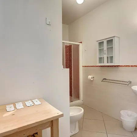 Benedetta 8 Apartment